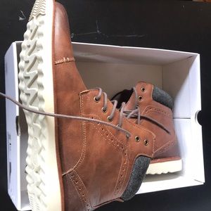 Brown dress boots for men never worn
